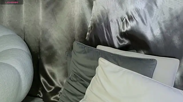 moniqque online show from 03/12/25, 10:59