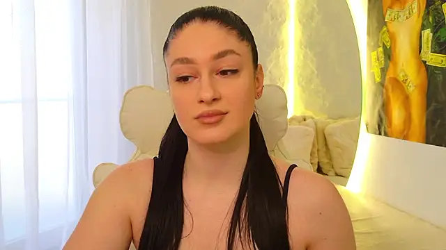 moniqque online show from 03/15/26, 10:54