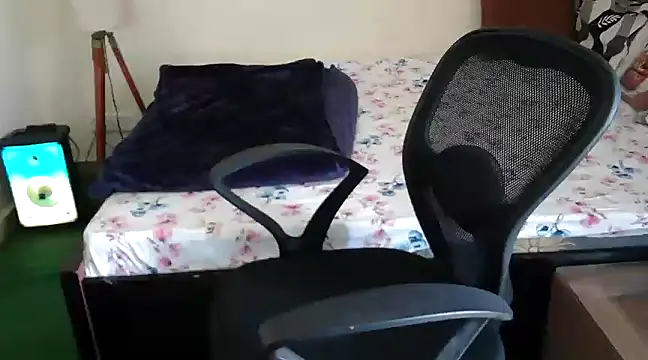 Snapshot of shivi_moto chatting on 01/22/25, 06:42 shivi moto online show from 01/22/25, 06:42