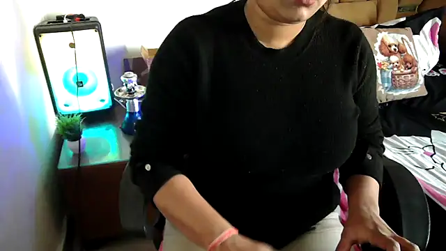 Snapshot of shivi_moto chatting on 02/08/25, 05:40 shivi moto online show from 02/08/25, 05:40