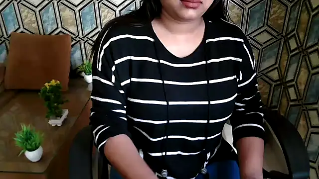 Snapshot of shivi_moto chatting on 02/18/25, 06:48 shivi moto online show from 02/18/25, 06:48