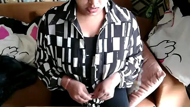 Snapshot of shivi_moto chatting on 03/10/25, 05:54 shivi moto online show from 03/10/25, 05:54