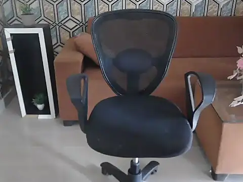 Snapshot of shivi_moto chatting on 09/14/25, 05:39 shivi moto online show from 09/14/25, 05:39