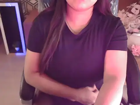 Snapshot of shivi_moto chatting on 11/15/25, 04:43 shivi moto online show from 11/15/25, 04:43