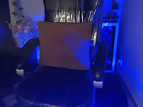 Snapshot of shivi_moto chatting on 12/05/25, 05:27 shivi moto online show from 12/05/25, 05:27