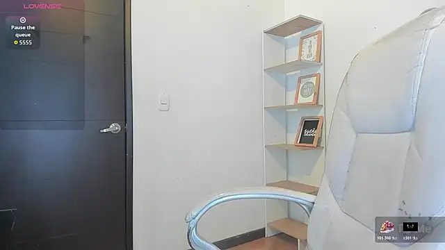 victoria rosse520 online show from 10/26/25, 12:55