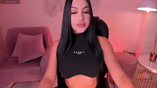 Snapshot of MileyCruz_ chatting on 01/28/25, 05:00 MileyCruz online show from 01/28/25, 05:00