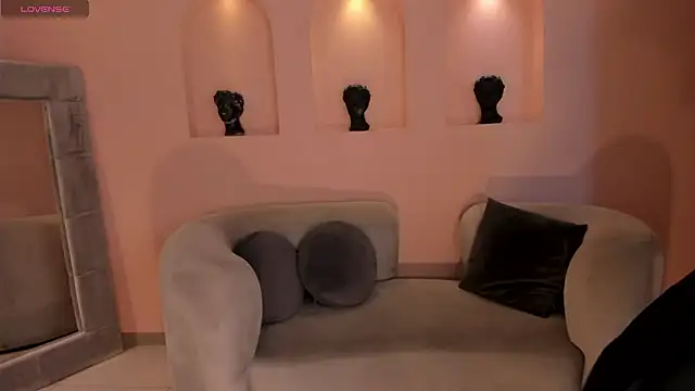 Snapshot of BiancaPierce chatting on 02/05/26, 11:48 BiancaPierce online show from 02/05/26, 11:48