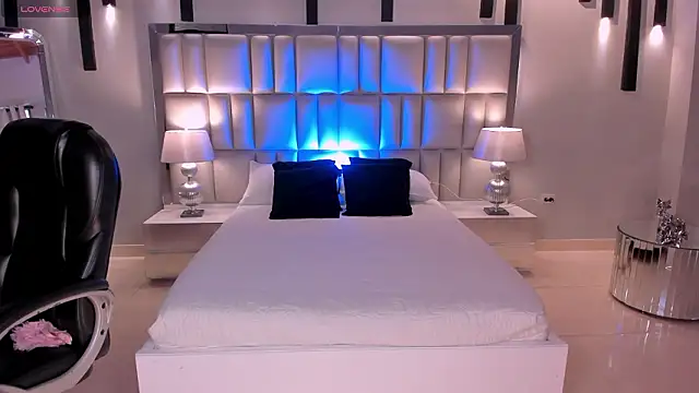 Snapshot of BiancaPierce chatting on 02/24/26, 12:14 BiancaPierce online show from 02/24/26, 12:14