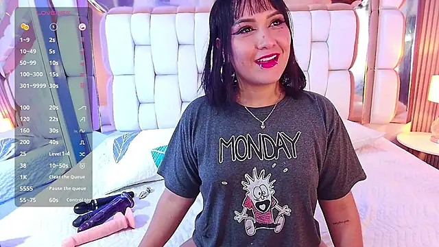 valkiria moore online show from 02/01/25, 08:05