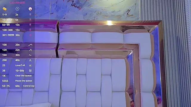 valkiria moore online show from 09/28/25, 07:52