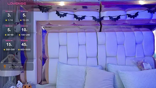 valkiria moore online show from 10/16/25, 07:59