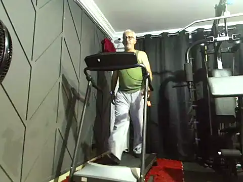 Snapshot of cenizo10124 chatting on 11/02/25, 02:58 cenizo10124 online show from 11/02/25, 02:58