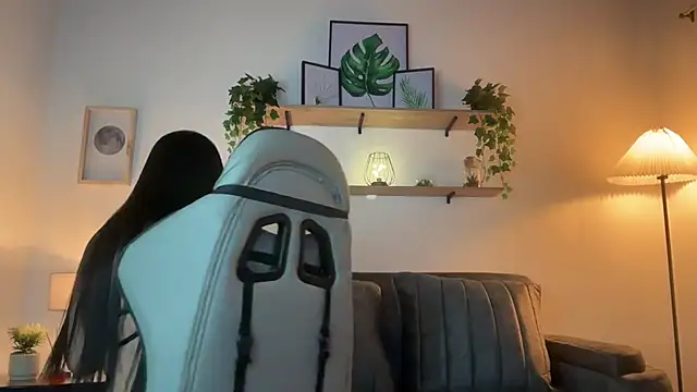 Snapshot of Paulah_x chatting on 10/03/25, 08:17 Paulah x online show from 10/03/25, 08:17