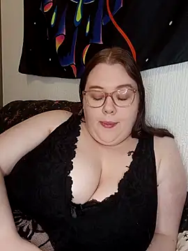 Sexycurvyemilyy online show from 03/24/26, 10:04