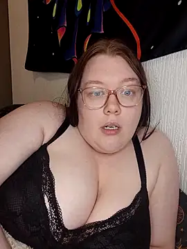 Sexycurvyemilyy online show from 04/01/26, 09:12