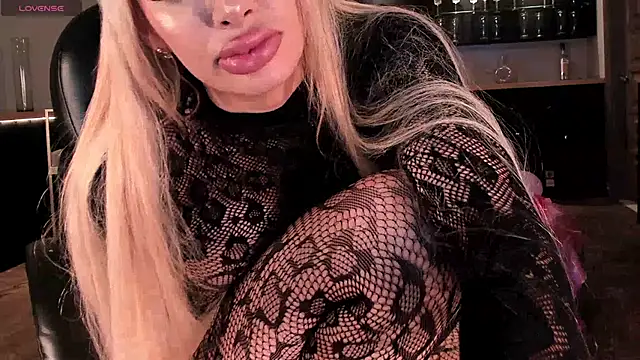 SophiePalmer online show from 02/14/25, 05:03