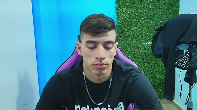 DEIBY BABY online show from 01/15/25, 03:22