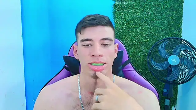 DEIBY BABY online show from 02/14/25, 03:54