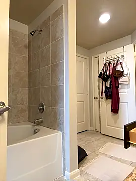 Snapshot of Natur4lBeautyb33 chatting on 12/16/25, 08:36 Natur4lBeautyb33 online show from 12/16/25, 08:36