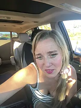 Snapshot of SkyelarSommer chatting on 12/09/24, 09:05 SkyelarSommer online show from 12/09/24, 09:05