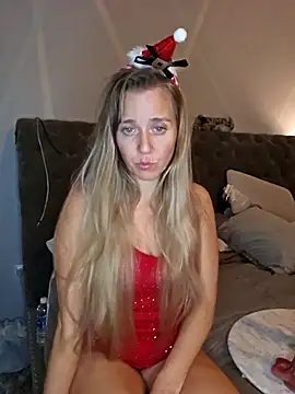 Snapshot of SkyelarSommer chatting on 12/26/24, 07:35 SkyelarSommer online show from 12/26/24, 07:35