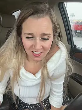 Snapshot of SkyelarSommer chatting on 01/23/25, 08:24 SkyelarSommer online show from 01/23/25, 08:24