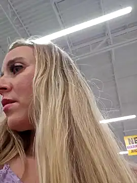 Snapshot of SkyelarSommer chatting on 01/26/25, 03:06 SkyelarSommer online show from 01/26/25, 03:06