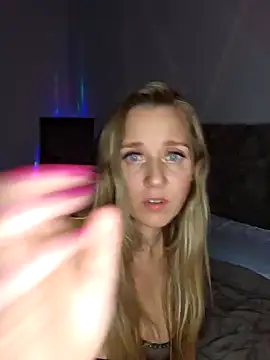 Snapshot of SkyelarSommer chatting on 01/28/25, 07:10 SkyelarSommer online show from 01/28/25, 07:10