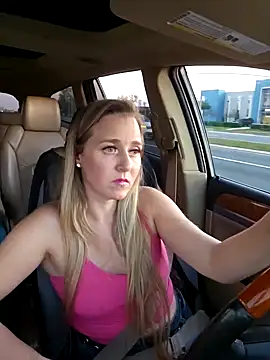 Snapshot of SkyelarSommer chatting on 01/31/25, 11:13 SkyelarSommer online show from 01/31/25, 11:13