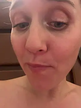 Snapshot of SkyelarSommer chatting on 03/03/25, 02:47 SkyelarSommer online show from 03/03/25, 02:47