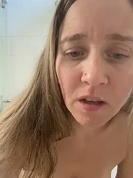 Snapshot of SkyelarSommer chatting on 11/07/25, 05:13 SkyelarSommer online show from 11/07/25, 05:13