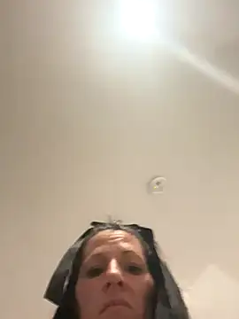 DominiqueX0 online show from 10/17/25, 11:40