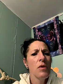 DominiqueX0 online show from 10/31/25, 05:19