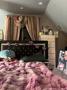 DominiqueX0 online show from 04/10/26, 04:17