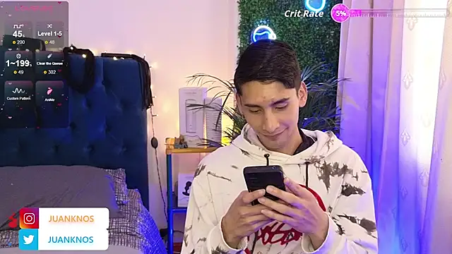 Snapshot of by_pandora chatting on 04/30/26, 08:04 by pandora online show from 04/30/26, 08:04