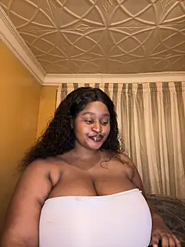 KnockoutBestie online show from 04/18/26, 06:34