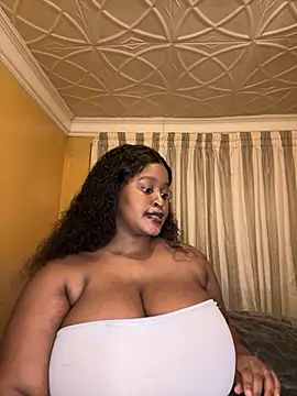 KnockoutBestie online show from 04/18/26, 07:07