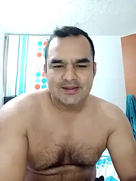 Snapshot of Angeelus2 chatting on 01/17/25, 01:57 Angeelus2 online show from 01/17/25, 01:57