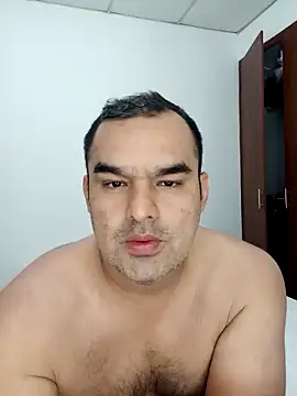 Snapshot of Angeelus2 chatting on 09/28/25, 04:01 Angeelus2 online show from 09/28/25, 04:01