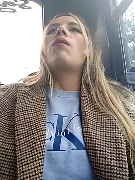 Snapshot of Misscata1106 chatting on 09/10/25, 08:09 Misscata1106 online show from 09/10/25, 08:09