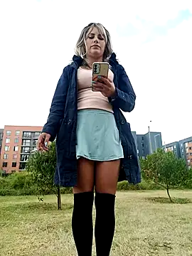 Snapshot of Misscata1106 chatting on 09/18/25, 07:27 Misscata1106 online show from 09/18/25, 07:27