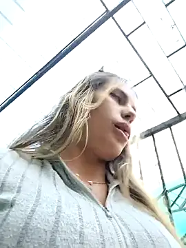 Snapshot of Misscata1106 chatting on 10/24/25, 08:05 Misscata1106 online show from 10/24/25, 08:05