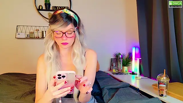 Kittychatte online show from 02/16/25, 08:21