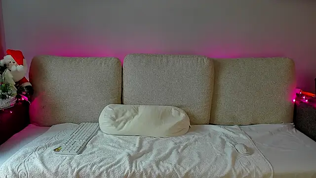 bellahot77 online show from 12/21/25, 10:44