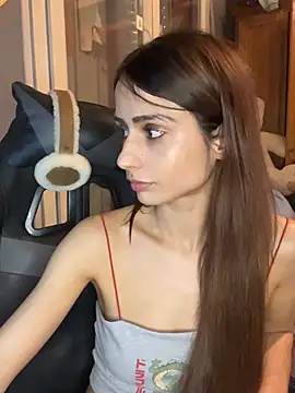 LaPetitechienne1 online show from 01/29/25, 03:04