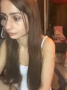 LaPetitechienne1 online show from 02/08/25, 04:14