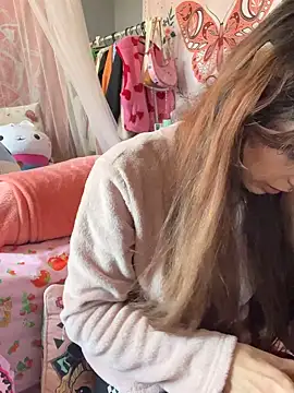 LaPetitechienne1 online show from 03/18/25, 12:25