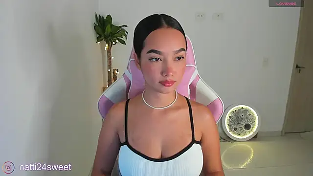 sharlotte 23 online show from 06/25/26, 12:21