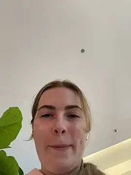 KissMissAngela online show from 03/11/25, 04:18